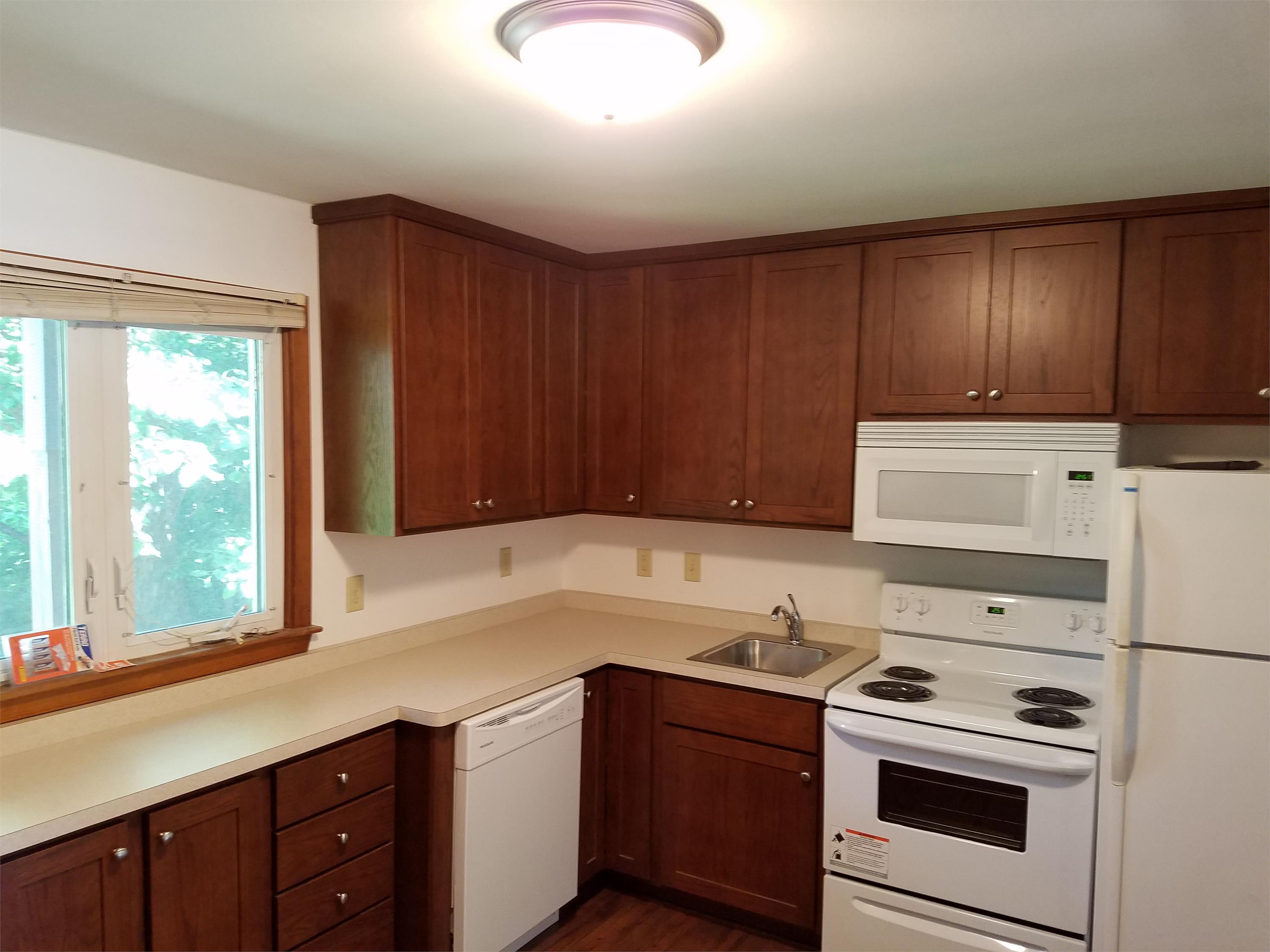 2110 Campus St - 1
