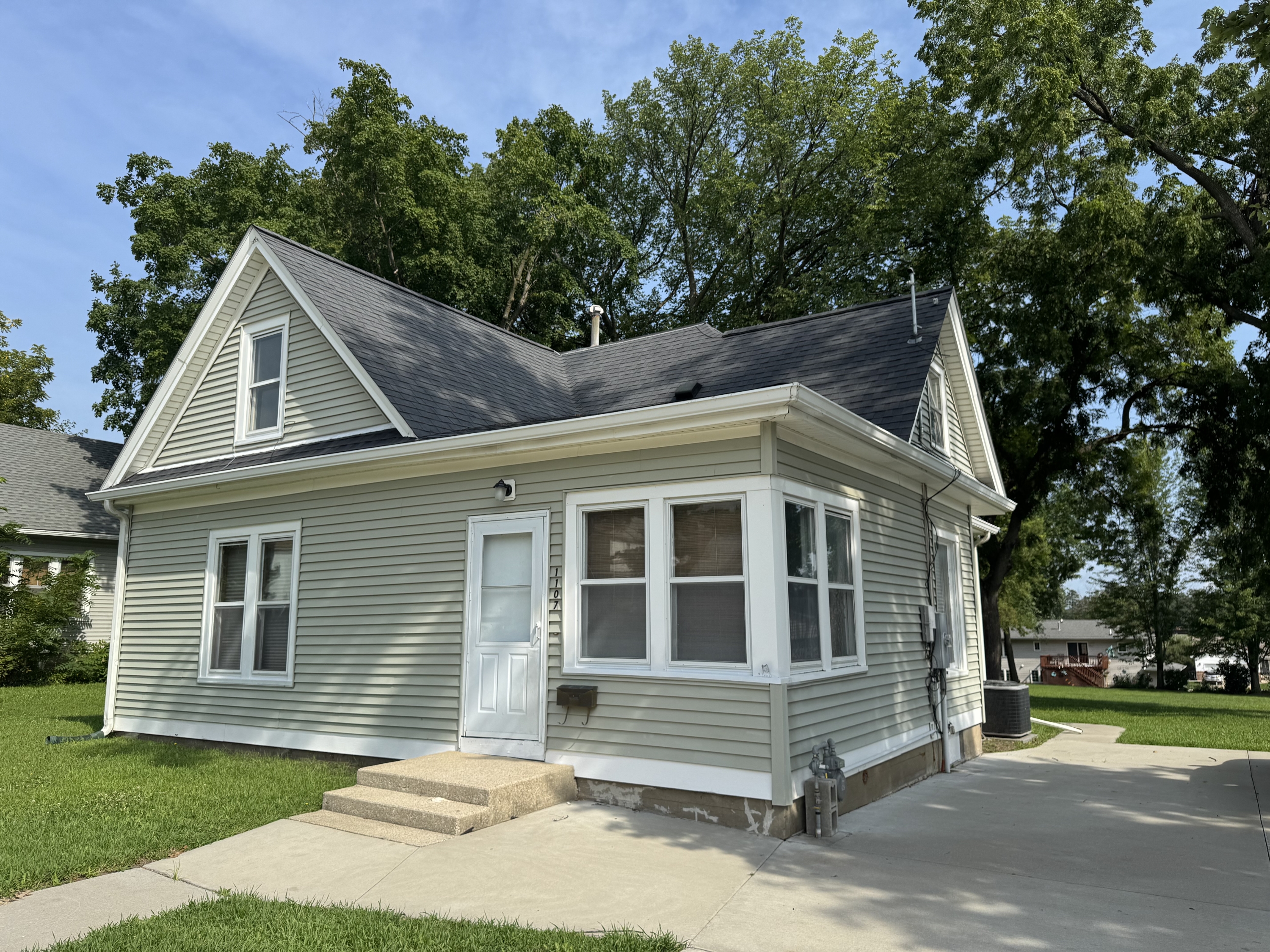 1107 West 1st Street